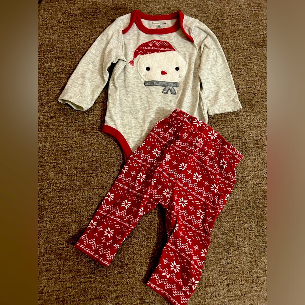 🦋 First Impressions Red and Gray Snowman Christmas Set Infant Size 0-3 months